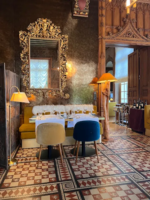 Le "M" des Avenières