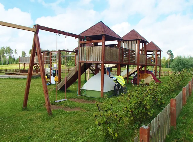 Meža Salas, Viesu māja