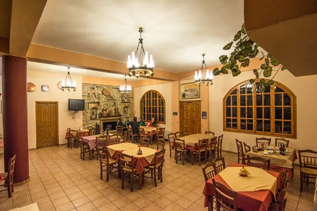 Tavern Kentauroi Folois