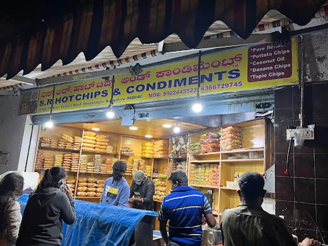 SR HOT CHIPS ANS CONDIMENTS