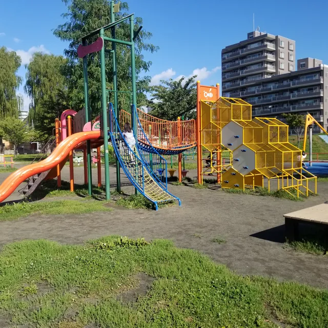 Nijuyonken Suzuran Park