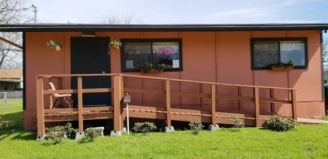 L & J's Family Hair Styles