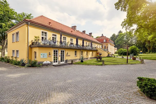 Bernstein Schloss Meisdorf