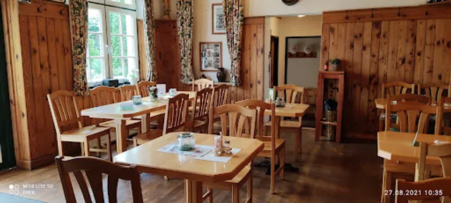 NOSTALGIEHEURIGER Robert Gausterer