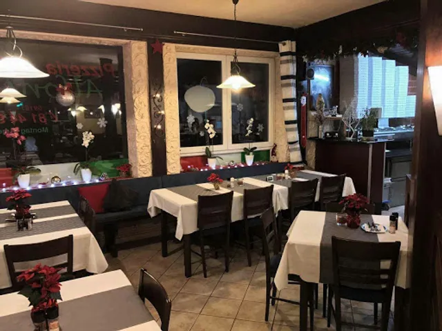 Pizzeria La Trattoria