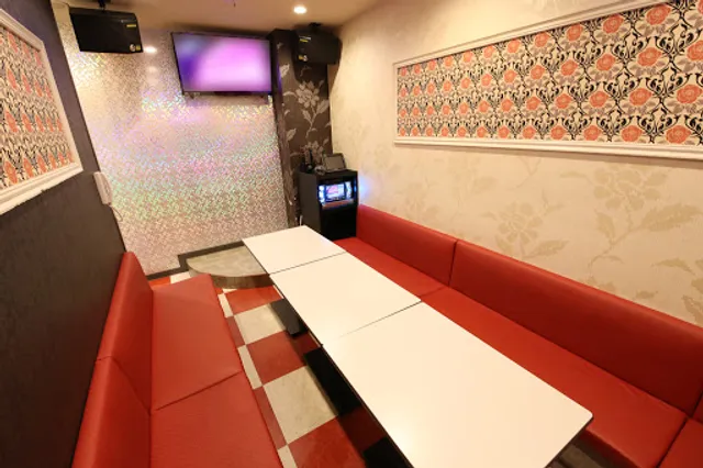 Uta-Hiroba Ikebukuro Sta. East Exit "Front" Branch