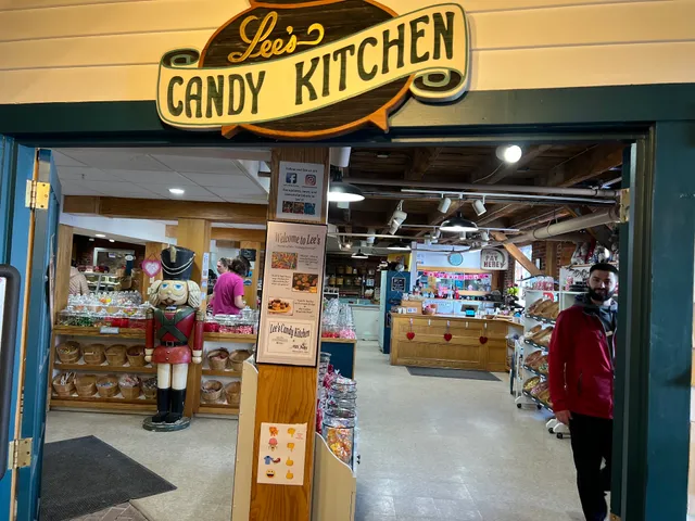 Lee's Candy Kitchen