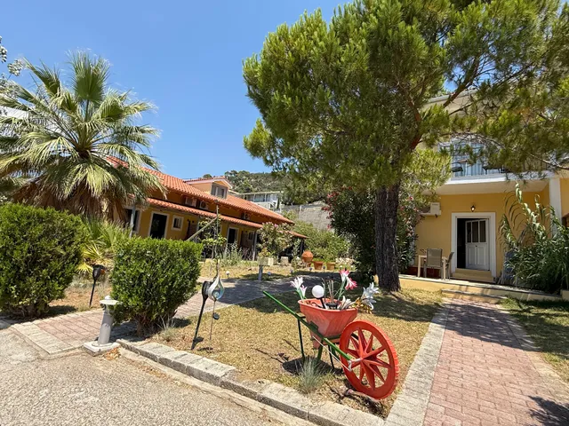 Summer Garden Αpartments & Studios