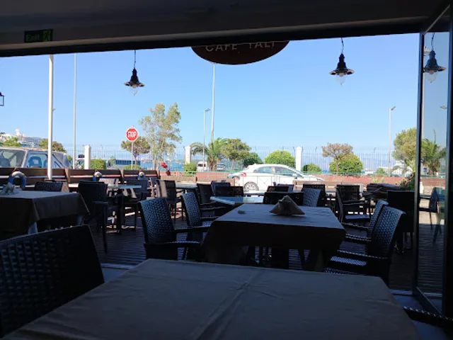 ΚΑΦΕ ΓΥΑΛΙ ΤΕΒΕΡΝΑ ΜΕΖΕΔΟΠΩΛΕΙΟ-CAFE YALI TAVERNA