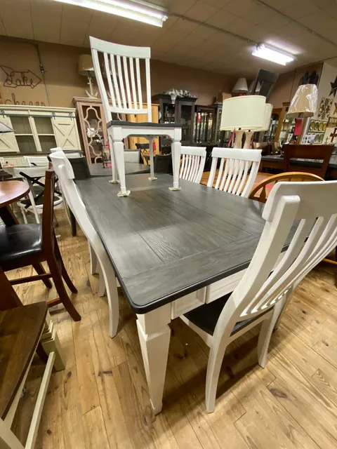 Kelly's Furniture Store