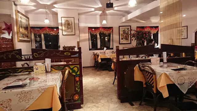 Shangri-La Moti Indian restaurant