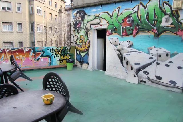 No Limit Hostel Graffiti