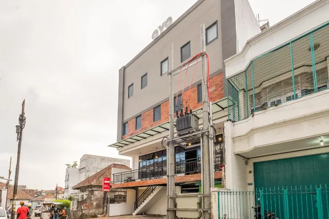 RedDoorz Plus @ Doorman Guest House