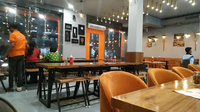 Hangries Near ITI Yamunanagar | Italian & Chinese Restaurant