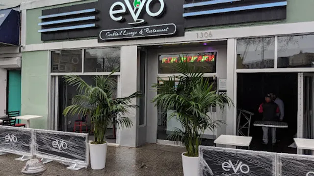 Que Rico Latin Cuisine