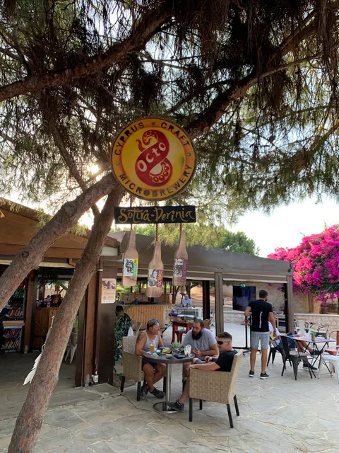 The Amphitheater bar & more