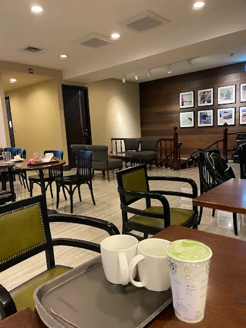 STARBUCKS Sanchong Cailiao Shop