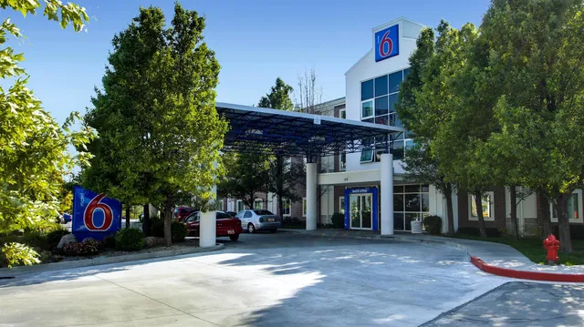 Motel 6 Lehi, UT – Thanksgiving Point