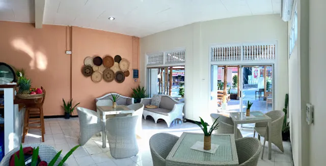 Seraya Transit Café (formerly Bamboo Café)