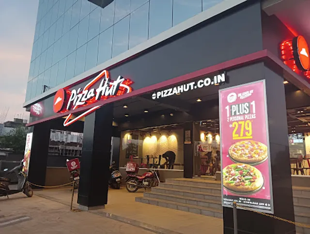 Pizza Hut | Aerodrome Road, Gandhidham
