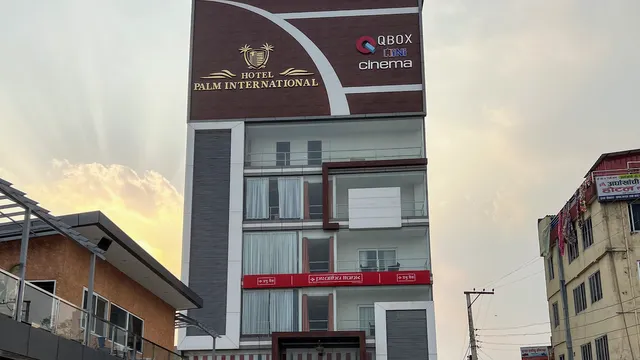 Hotel Palm International