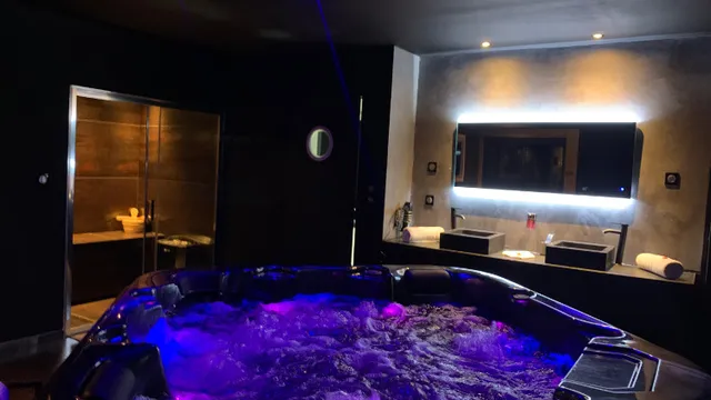 Spalace : Chambres d’hôtes luxe avec sauna/jacuzzi, Love Room week-end en amoureux, proche Lille, Nord, Hauts-de-France