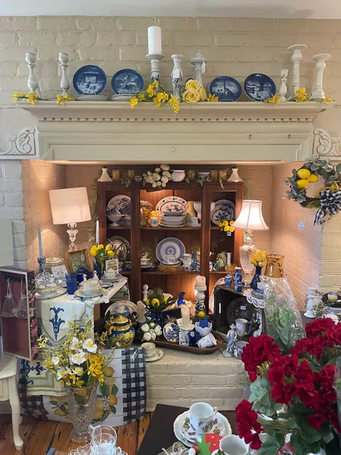 Mimi’s Vintage Cottage