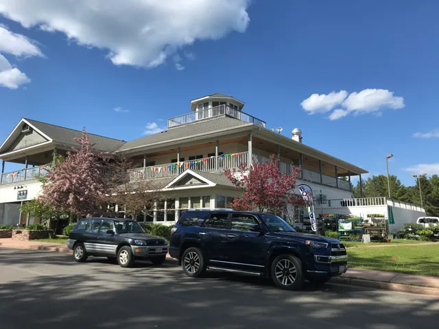 Bell Street Tavern, Events, and Lodging