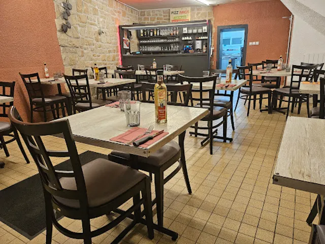 PIZZ'AMOS: Restaurant Pizzeria sur place où à emporter.