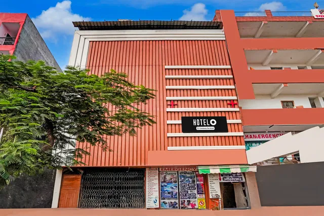 Hotel O Sector 121 Gaur City Mall Noida Royal FNG