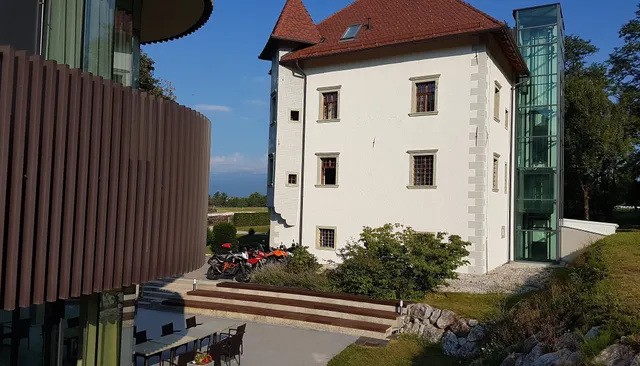 Lambergh Château & Hotel