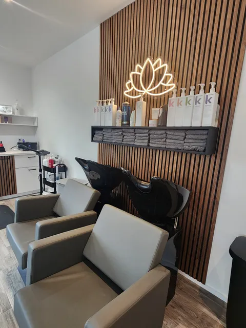 Esencia Beauty & Wellness Spa