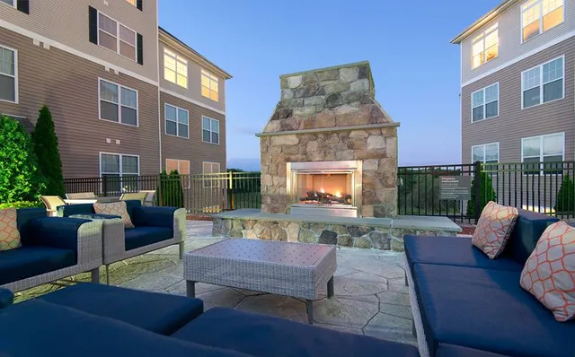 The Wren at Sharon Apartments