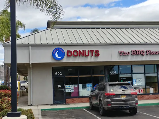 Moonlight Donuts