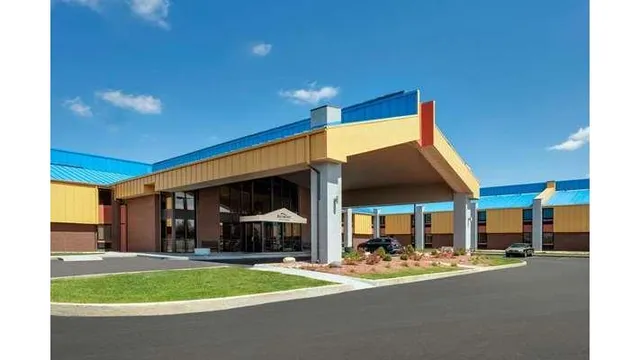 Baymont by Wyndham Muncie Near Ball State University