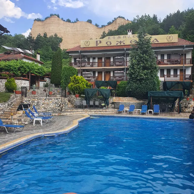 Rozhena Hotel