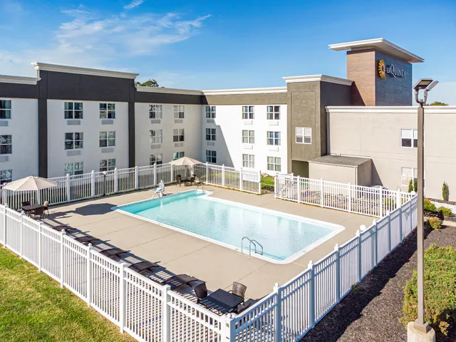 La Quinta Inn & Suites by Wyndham Lexington Park - Patuxent