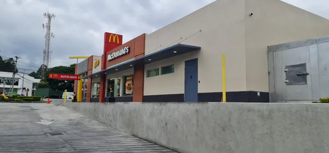 McDonald's • Santa Amelia