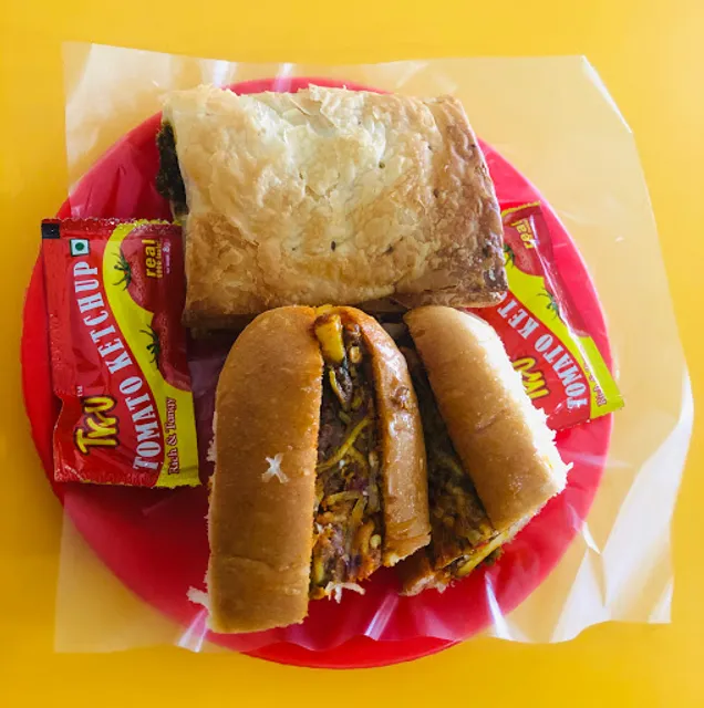 Mr. Puff Tulsidham Char Rasta