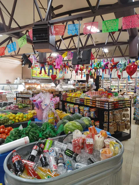 Maximo's Grocery, Bakery, and Restaurant
