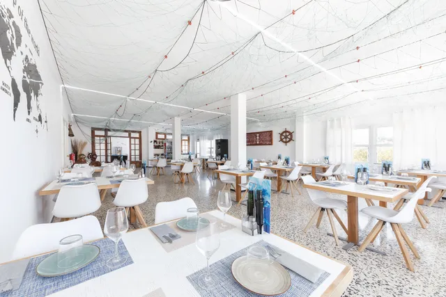 Hostal Cala Llombards