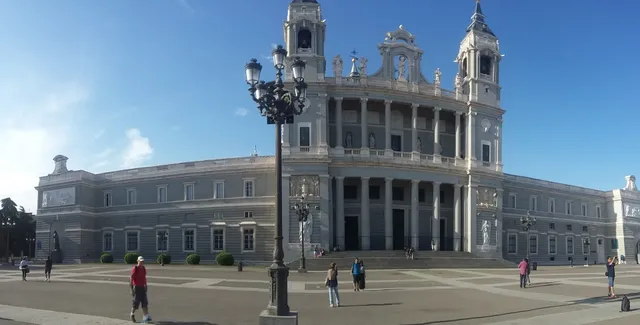 Hostal MH Fuencarral