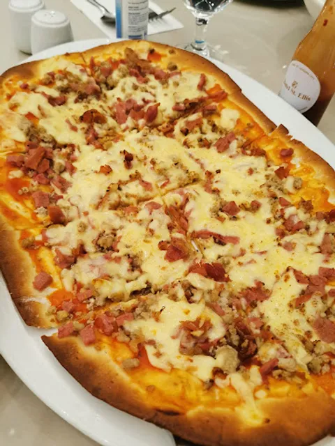 CROSSROADS cafe & lounge