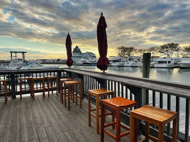 Beach Creek Oyster Bar & Grill