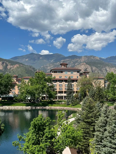 The Broadmoor Hotel West Tower