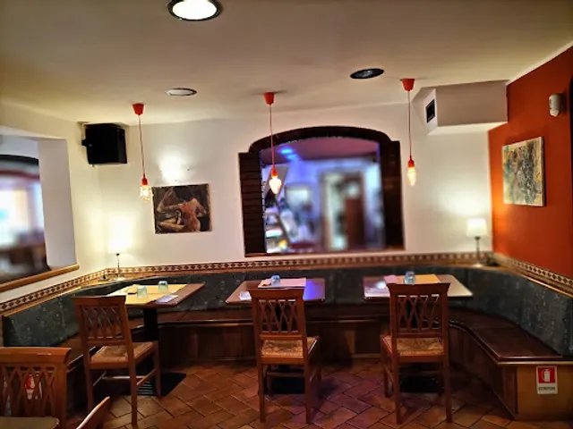 Bar Roma Pinsa e sapori. Pinse pizze hamburger club sandwich