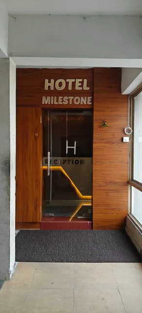 Hotel Milestone