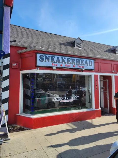 Sneakerhead Melrose