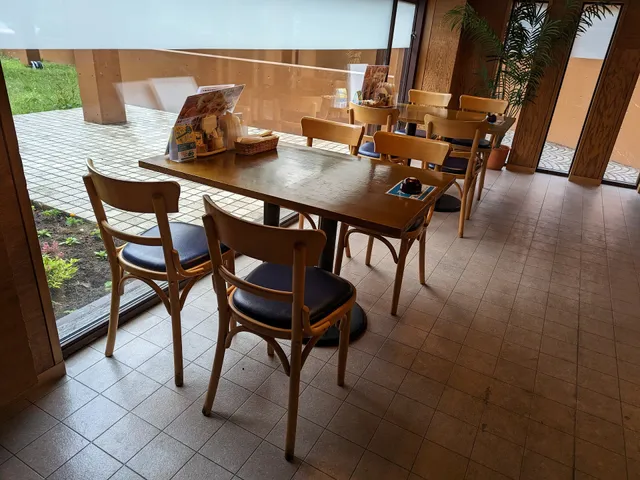 Wakasaimo わかさいも本舗 イーストビレッジ