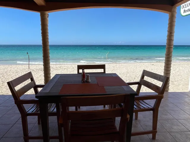 Ocean Breeze Restaurant & Bar